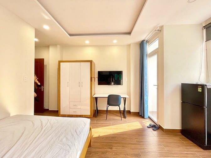Hình ảnh Bao phí dịch vụ_ có ban công_ vị trí đẹp ngay trung tâm