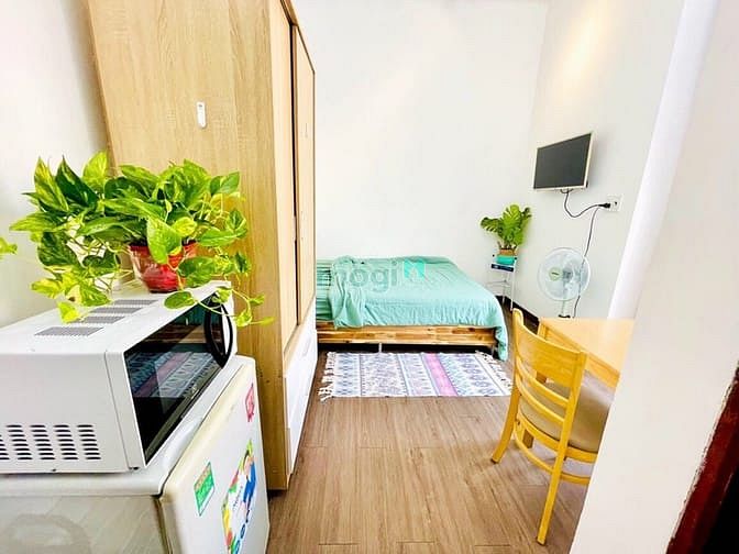 Hình ảnh Bao phí dịch vụ_ có ban công_ vị trí đẹp ngay trung tâm