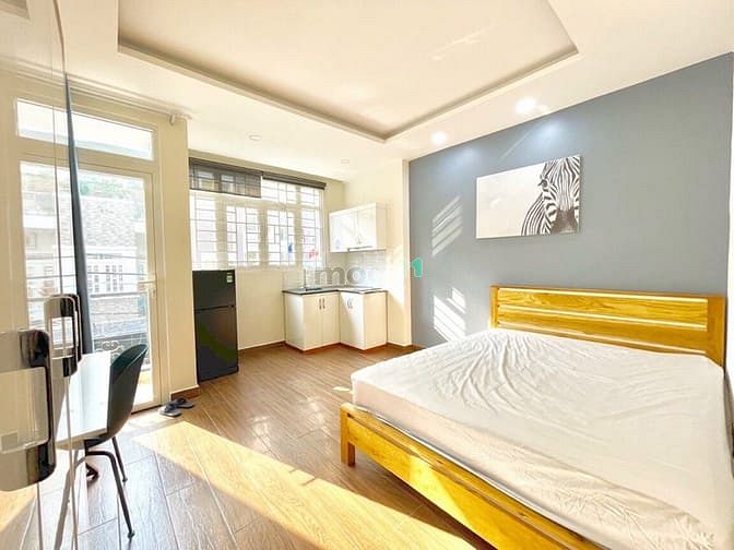 Hình ảnh Bao phí dịch vụ_ có ban công_ vị trí đẹp ngay trung tâm