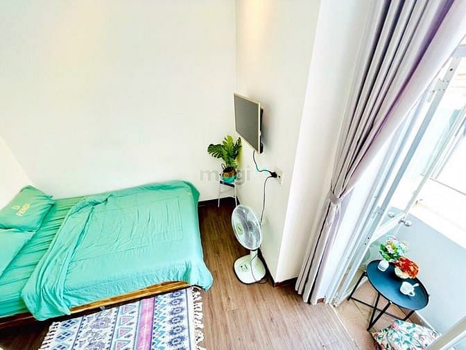 Hình ảnh Bao phí dịch vụ_ có ban công_ vị trí đẹp ngay trung tâm