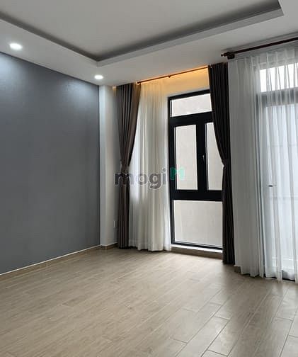 Hình ảnh Cho thuê nhà mặt tiền 202B Phạm Văn Hai, phường 3 Quận Tân Bình.