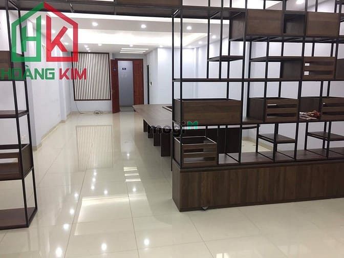 Hình ảnh Cần cho thuê gấp nhà 4 lầu hầm thang máy, 5x20m Bàu Cát 1 P14 Bình