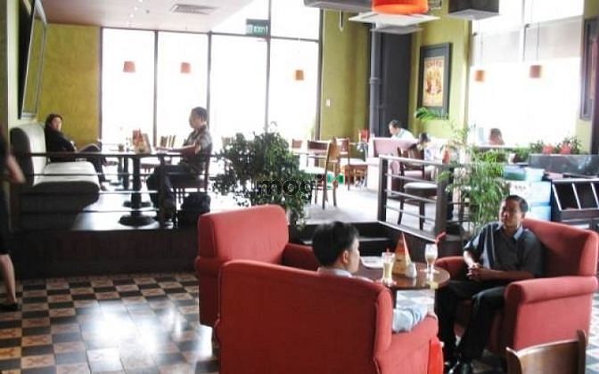 Hình ảnh Cho thuê nhà mặt phố Hoàng Cầu DT 80m2, MT 6m, 32 tr/th.