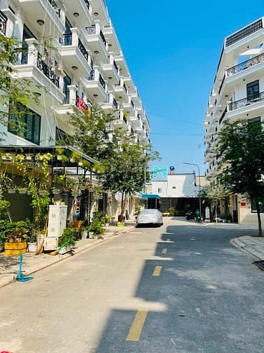 Hình ảnh Nhà mặt đường 20m đầu Lê Thị Riêng_DT 4x15m_SHR