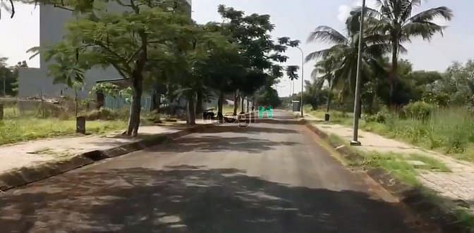 Hình ảnh Bán lô đất MT đường Trường Lưu, Long Trường, Q9, SHR, 3 tỷ 7, 96m2