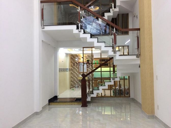 Hình ảnh Nhà DT 4mx17m; đúc 4 tấm hẻm xe hơi Lê Văn Quới