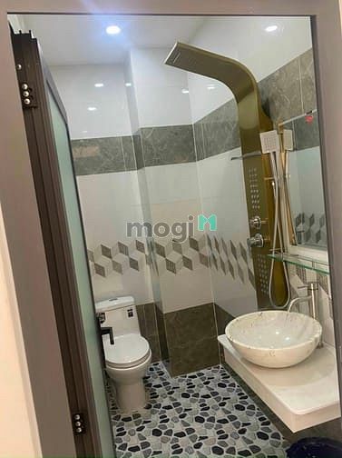 Hình ảnh Bán căn nhà lầu 4 tấm, bình trị đông A, bình tân