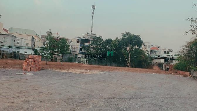 Hình ảnh Cần tiền bán gấp lô đất mặt tiền đường Nguyễn Thị Định, Quận 2 100m2
