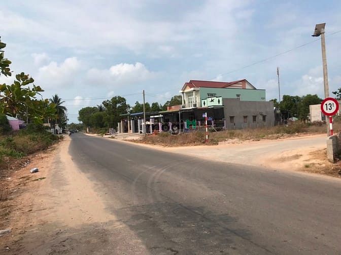 Hình ảnh Đất Mặt Tiền Nguyễn Du Cam Bình. Lagi giá 3 tỷ 800 tr.