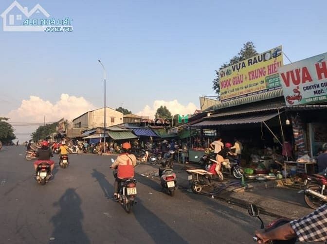 Hình ảnh Sang gấp 600M2 đất thổ cư, gần chợ, khu công nghiệp, dân cư đông