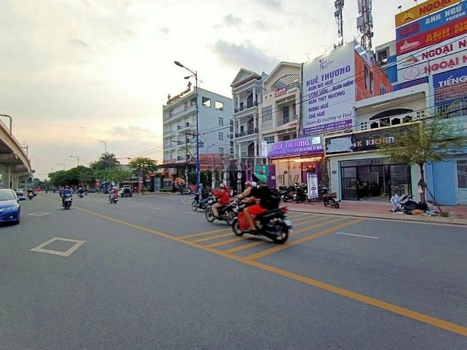 Hình ảnh Bán lô đất Thủ Đức, mặt tiền Nguyễn Văn Bá, 12x32m