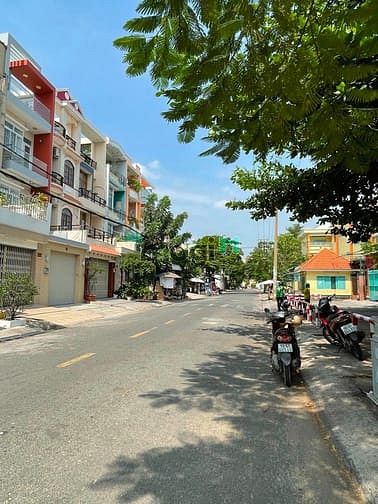 Hình ảnh Nhà cho thuê nguyên căn đường số 5 Tên Lửa Bình Tân 4X20