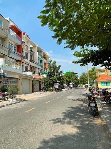 Hình ảnh Nhà cho thuê nguyên căn đường số 5 Tên Lửa Bình Tân 4X20