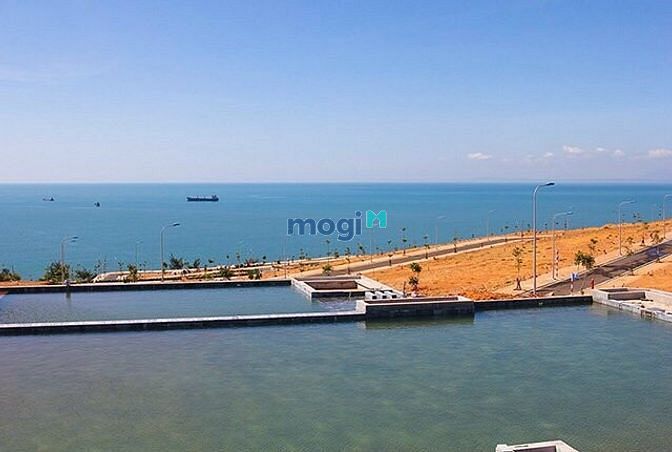 Hình ảnh Cần tiền bán gấp biệt thự sát biển