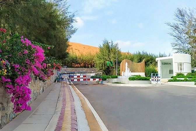 Hình ảnh Cần tiền bán gấp biệt thự sát biển