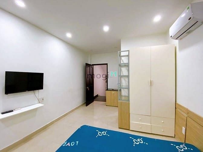 Hình ảnh phòng rộng nội thất đầy đủ Căn studio Quận 10 đẹp.