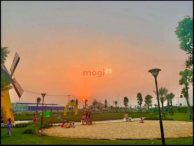 Hình ảnh Cần bán lô đất 100m nằm ngay chợ Hưng Long-Bình Chánh
