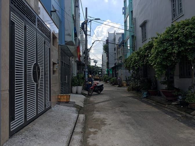Hình ảnh Bán Đất Hẻm 331 Phan Huy Ích, HXH 6M, Cách 30M Ra Đường 16M Bờ Kênh