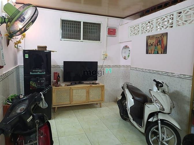 Hình ảnh Cách HXH 10m, 35m2, CMT8, Tân Bình