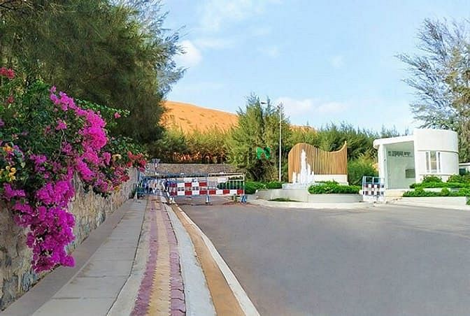 Hình ảnh Cần tiền bán gấp Biệt thự sát biển 200m2