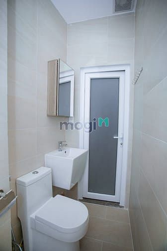Hình ảnh Căn Hộ Cao Cấp!!! Quận 10 . Cửa sổ lớn