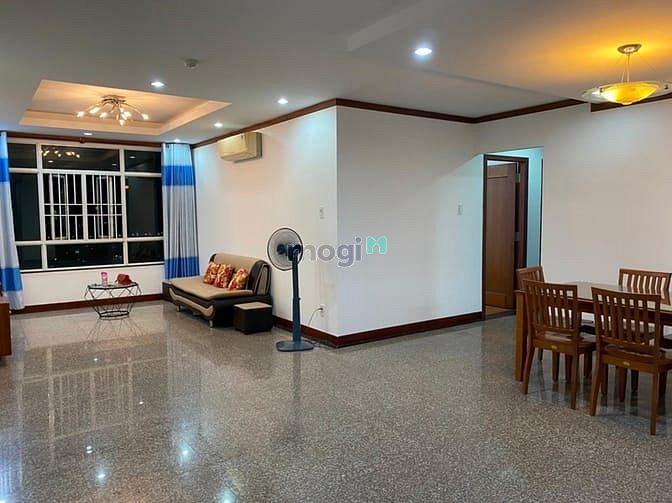 Hình ảnh Cho Thuê CHCC Giai Việt 115m2, 2Pn, 2Wc Full Nội Thất