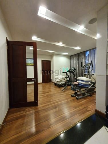 Hình ảnh Cho thuê gấp biệt thự Chateau, 5PN, 5WC, nội thất cao cấp, thoáng mát.