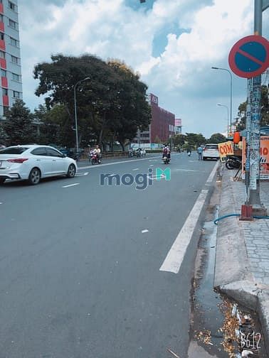 Hình ảnh 2.2 tỷ, 1 trệt 2 lầu, 2PN, 2 WC gần ngay Aeon Tân Phú