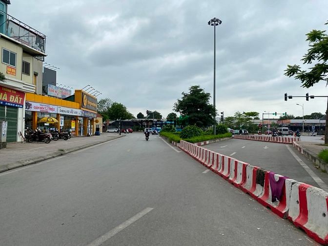 Hình ảnh Bán 45m2 Đất Tổ 6 Thạch Bàn, Ô tô vào, Cách Cổ Linh 50m.
