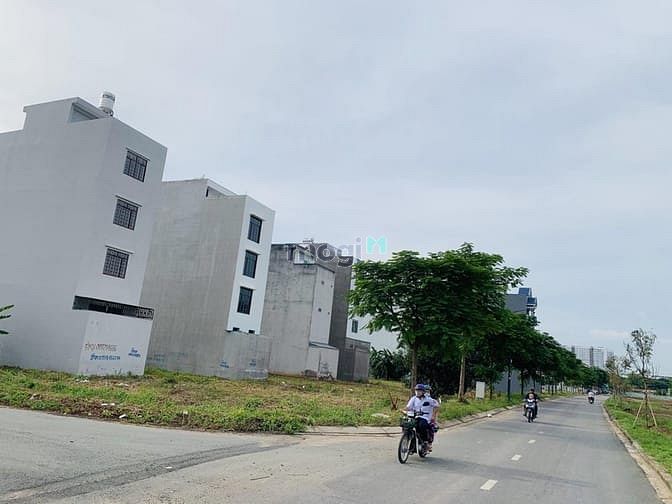 Hình ảnh Thanh lý 2 nền đất 84m2 gần Aeon Bình Tân, mặt tiền đường nhựa 20m,