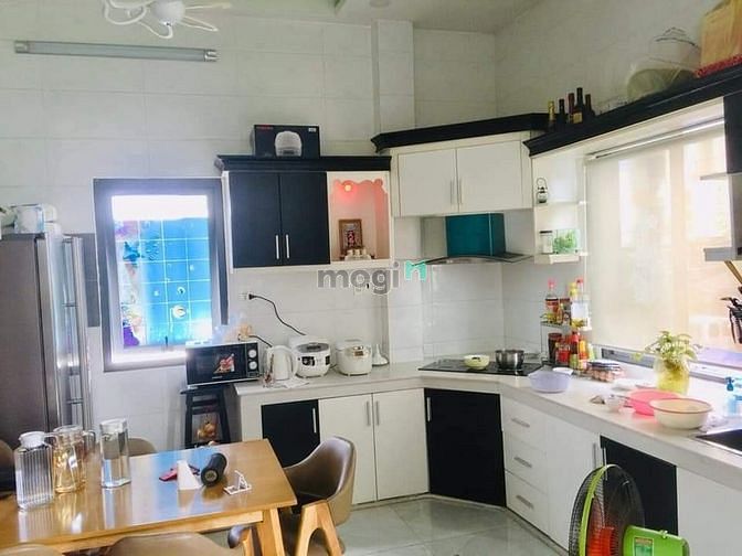 Hình ảnh Cần bán gấp nhà đường Huỳnh Tấn Phát