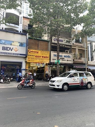 Hình ảnh Hạ giá từ 165tr xuống 130tr cho thuê nhà 2mặt tiền góc Mạc Đĩnh Chi Q1
