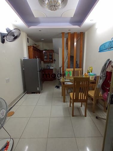 Hình ảnh Cho thuê nhà riêng 4 tầng 2PN ở Lĩnh Nam, oto đỗ cửa 6.5 triệu/tháng