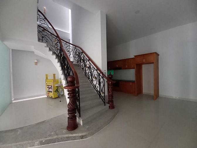 Hình ảnh Biệt Thự - đường Pasteur Q 3, 8x18m, nhà đẹp mới xây, KD tự do