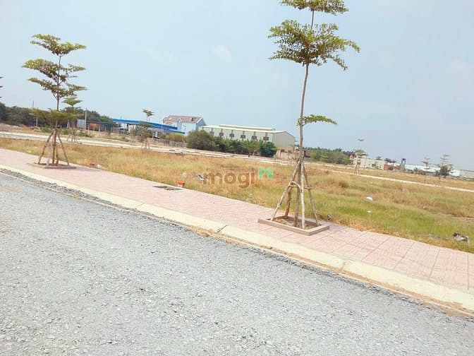 Hình ảnh Bán gấp lô đất MT QL50 Đa Phước, 100m2 vị trí đẹp SHR giá mềm chỉ900tr