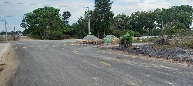 Hình ảnh Bán Đất gần chợ đêm và biển Hồ Tràm,SHR,XD tự do.