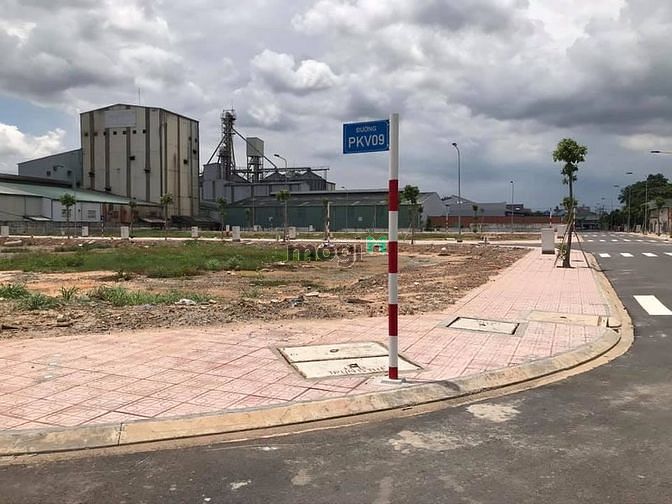 Hình ảnh Bán 100m2 đất thổ cư trong KDC Tân Kim giá 900tr SHR vị trí đẹp