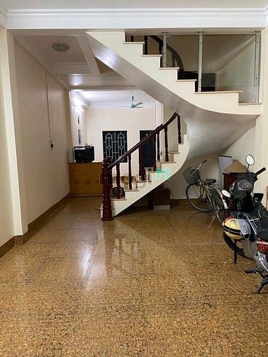 Hình ảnh Cho thuê nhà 50m2, 5 tầng, Mạc Thái Tổ, giá 18tr