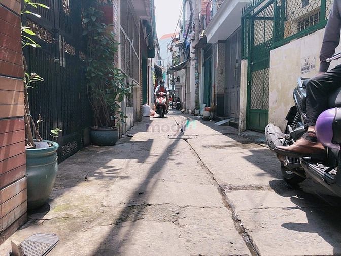 Hình ảnh Bán nhà Bùi Thị Xuân, Hoàng Sa.