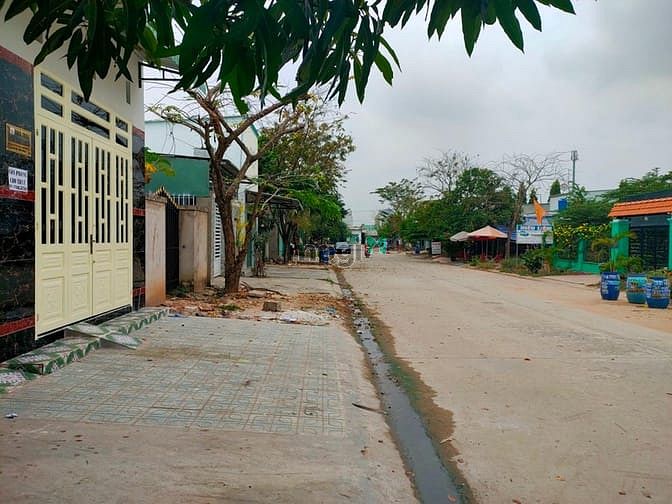 Hình ảnh Cần gấp Số tiền lớn nên bán rẻ lại miếng đất và nhà trọ mới xây, SHR