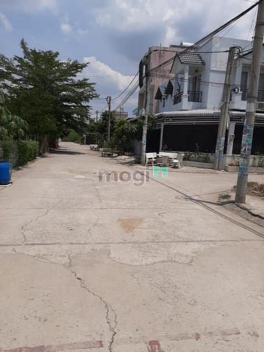Hình ảnh Bán 100m2 đất trên đường An Phú Tây - Hưng Long giá 400tr SHR