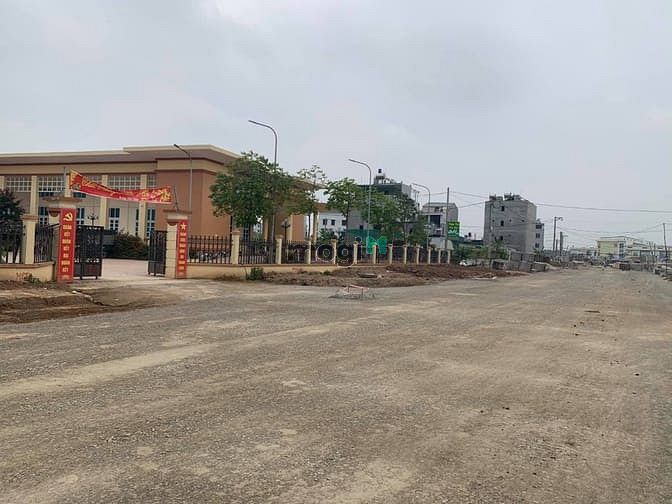 Hình ảnh Bán 100m2 đất trên đường An Phú Tây - Hưng Long giá 400tr SHR