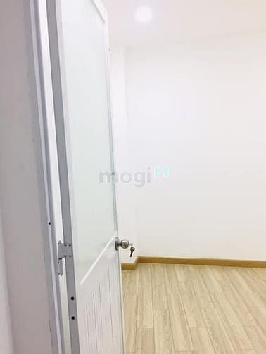 Hình ảnh Bán gấp nhà Hoàng Văn Thụ 66m2sd giá 2,75 Tỷ