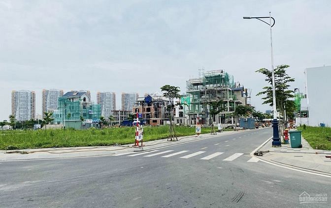 Hình ảnh Sang lại lô 114m2/4.05 tỷ Mt Tạ Hiện, TML, Q2 gần UBND Q9 sHr