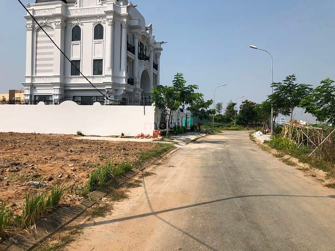 Hình ảnh Bán nền biệt thự d.án Phú Nhuận Phước Long B quận 9, đ.diện TTTM, 57tr