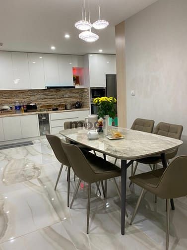 Hình ảnh Cần cho thuê nhanh căn 2PN Scenic Valley ngay trung tâm Pmh Q7
