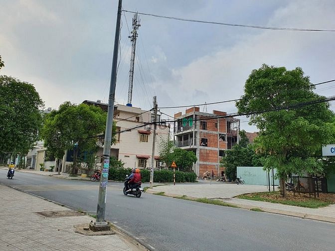 Hình ảnh Bán 176m2 Đất Mặt Tiền Đường 448 Lê Văn Việt Ngay Vila Hill,TNP A