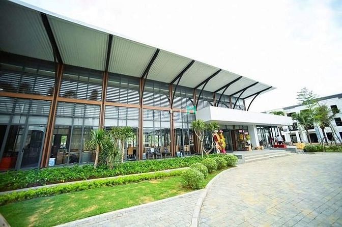 Hình ảnh Biệt Thự Nghỉ Dưỡng Trong Lòng Sân Golf