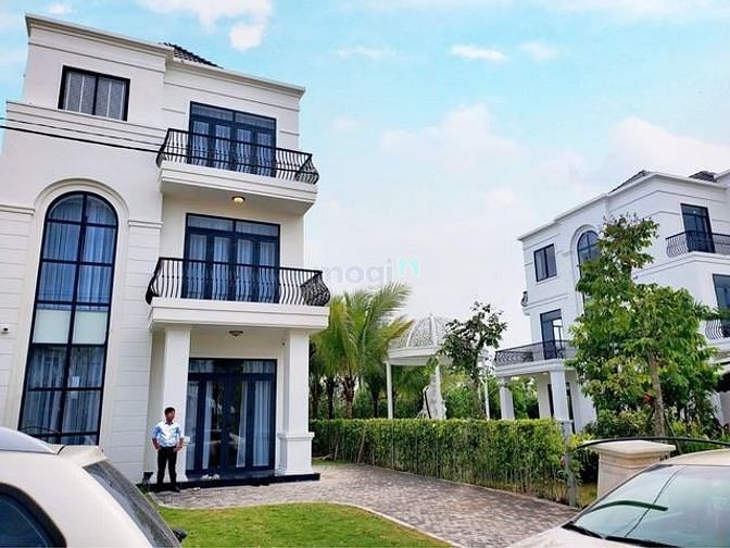 Hình ảnh Biệt Thự Nghỉ Dưỡng Trong Lòng Sân Golf