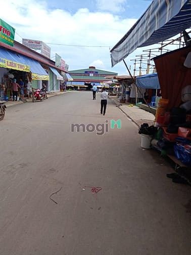 Hình ảnh Cần Bán Lô Đất Ngay Cổng Chợ  2 Mặt Tiền Đường Sổ Riêng Giá Rẻ Hơn TT